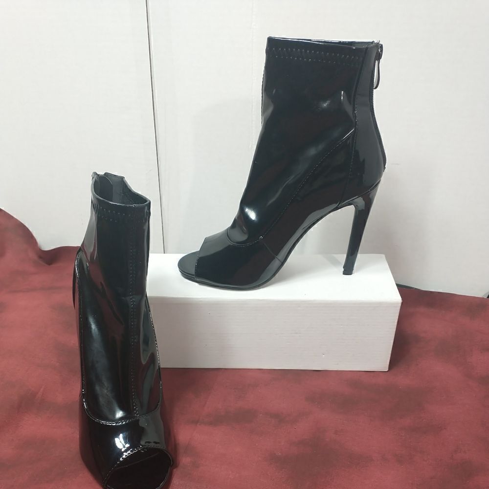 Cape Robbin Corina-5 Open Toe SZ 6.5 Sexy  High Heels Black Patent
